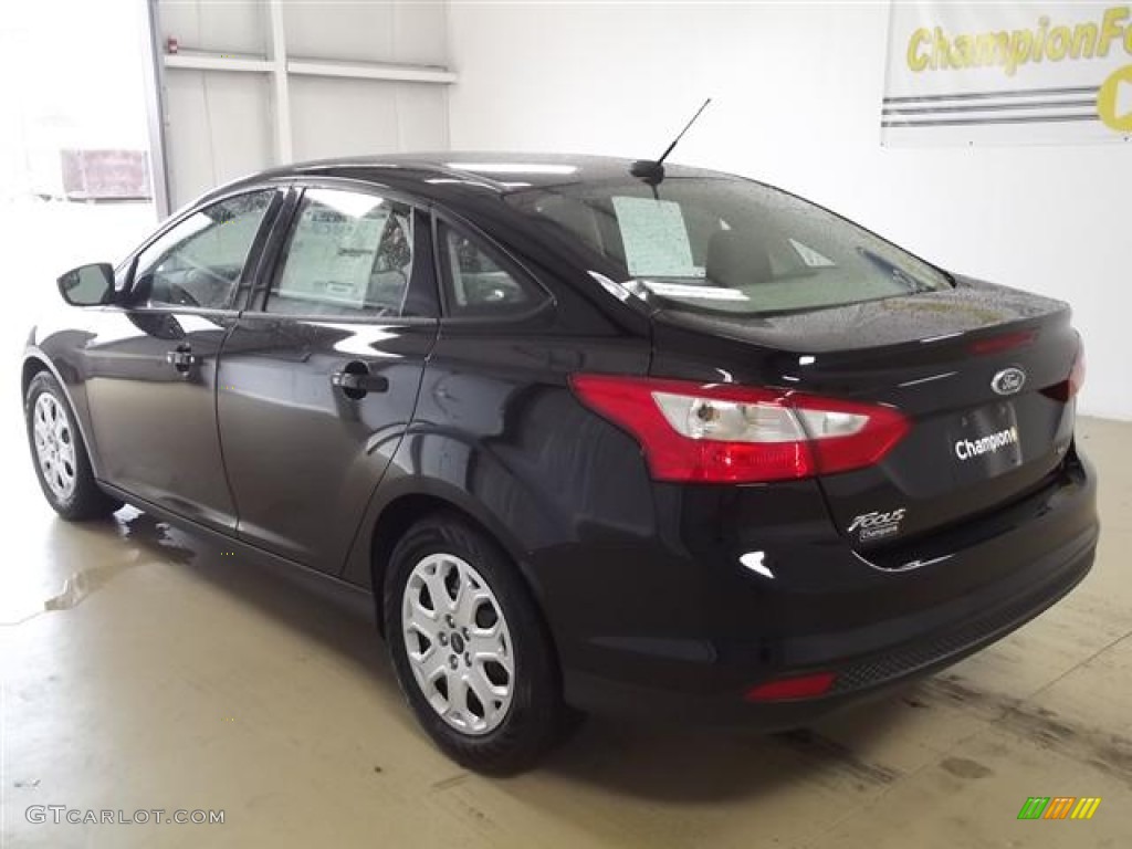 2012 Focus SE Sedan - Black / Charcoal Black photo #6