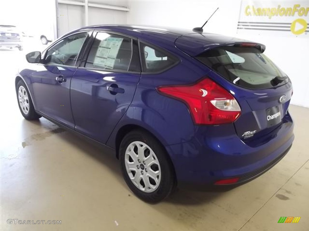 2012 Focus SE 5-Door - Sonic Blue Metallic / Stone photo #6