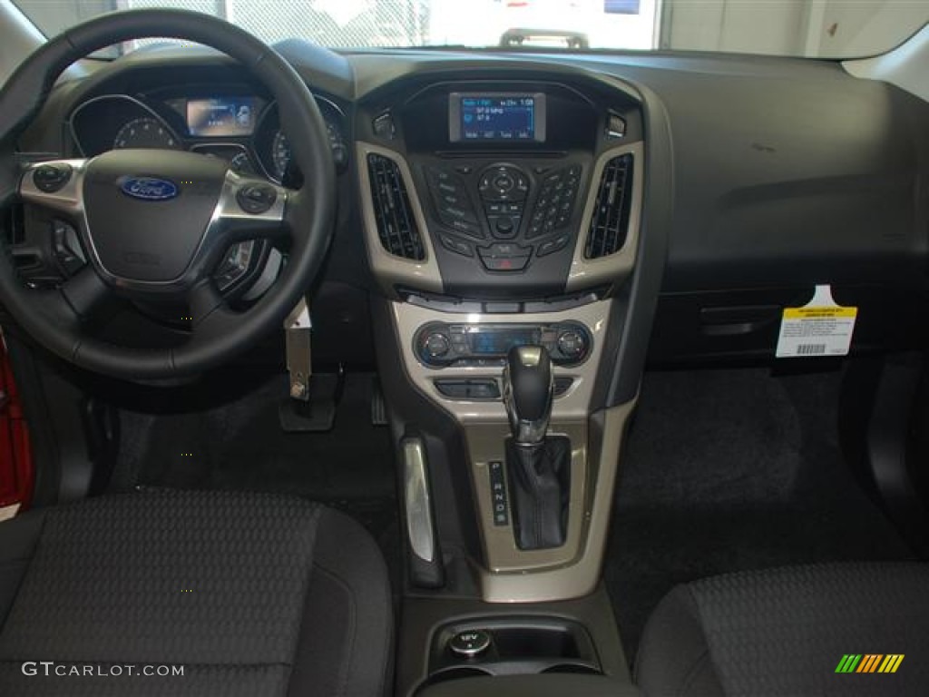 2012 Focus SEL Sedan - Red Candy Metallic / Charcoal Black photo #11