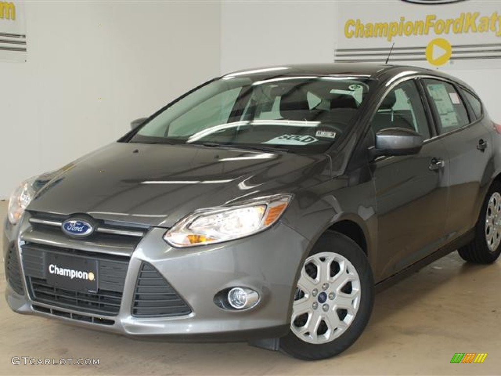 2012 Focus SE 5-Door - Sterling Grey Metallic / Charcoal Black photo #1