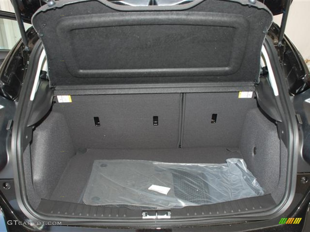 2012 Focus SE 5-Door - Black / Charcoal Black photo #8