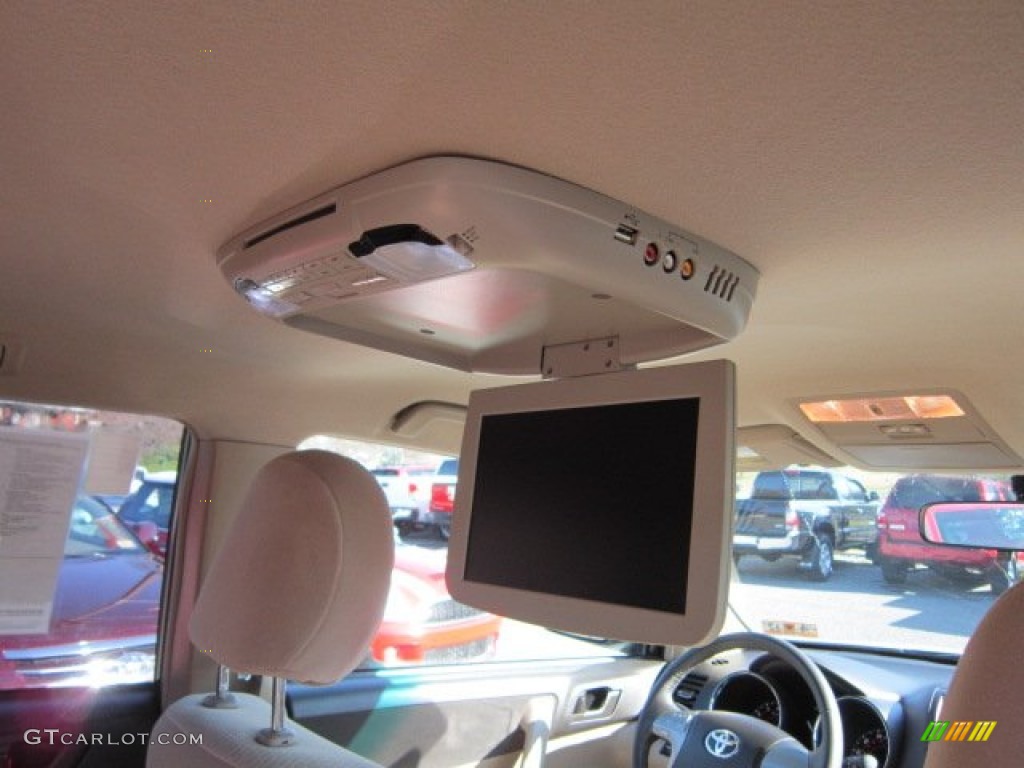 2009 Highlander V6 4WD - Blizzard White Pearl / Sand Beige photo #10