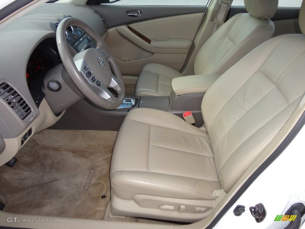 Blond Interior 2009 Nissan Altima 3.5 SE Photo #57412087