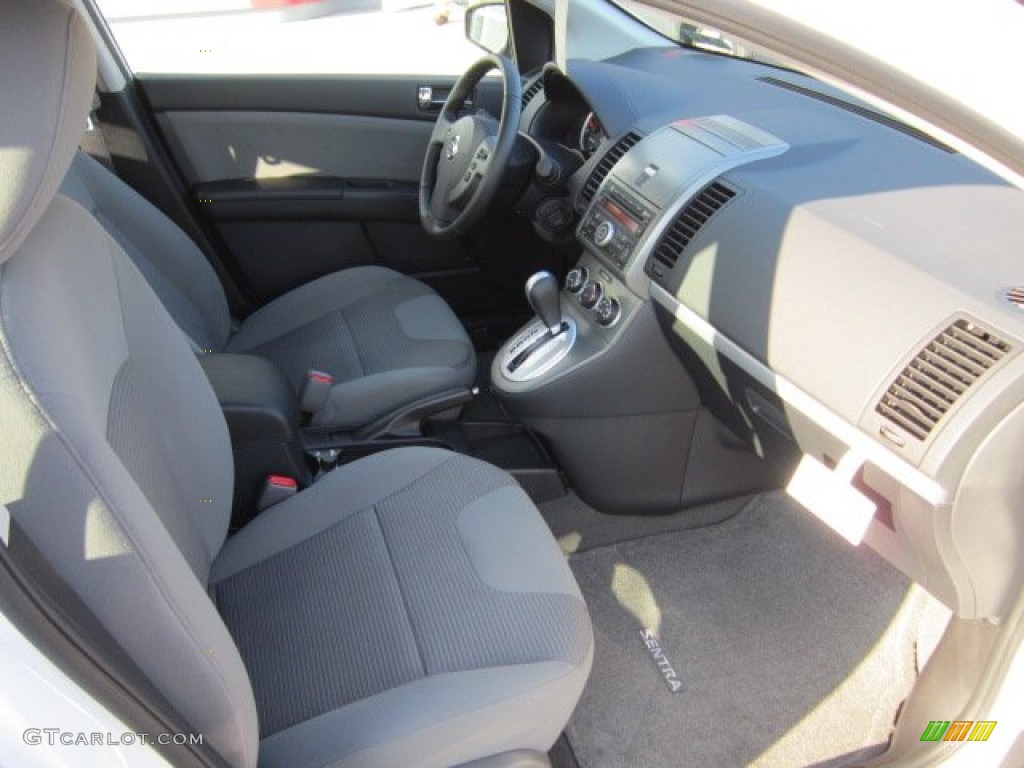 2012 Sentra 2.0 SR - Aspen White / Charcoal photo #10