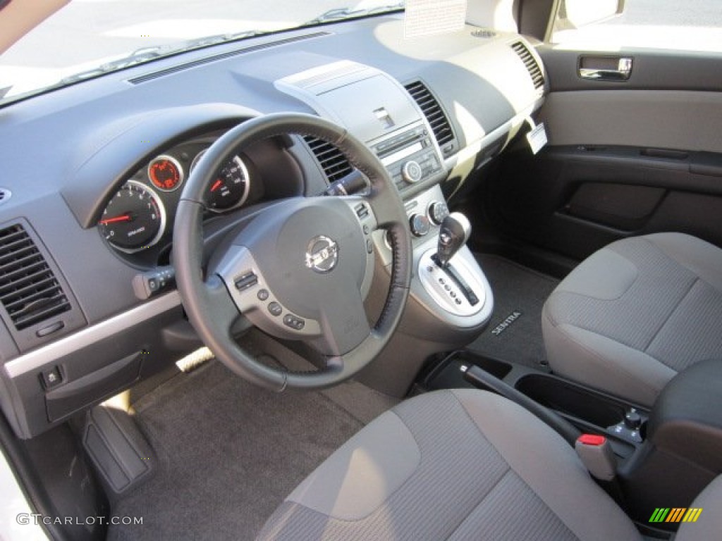 2012 Sentra 2.0 SR - Aspen White / Charcoal photo #16