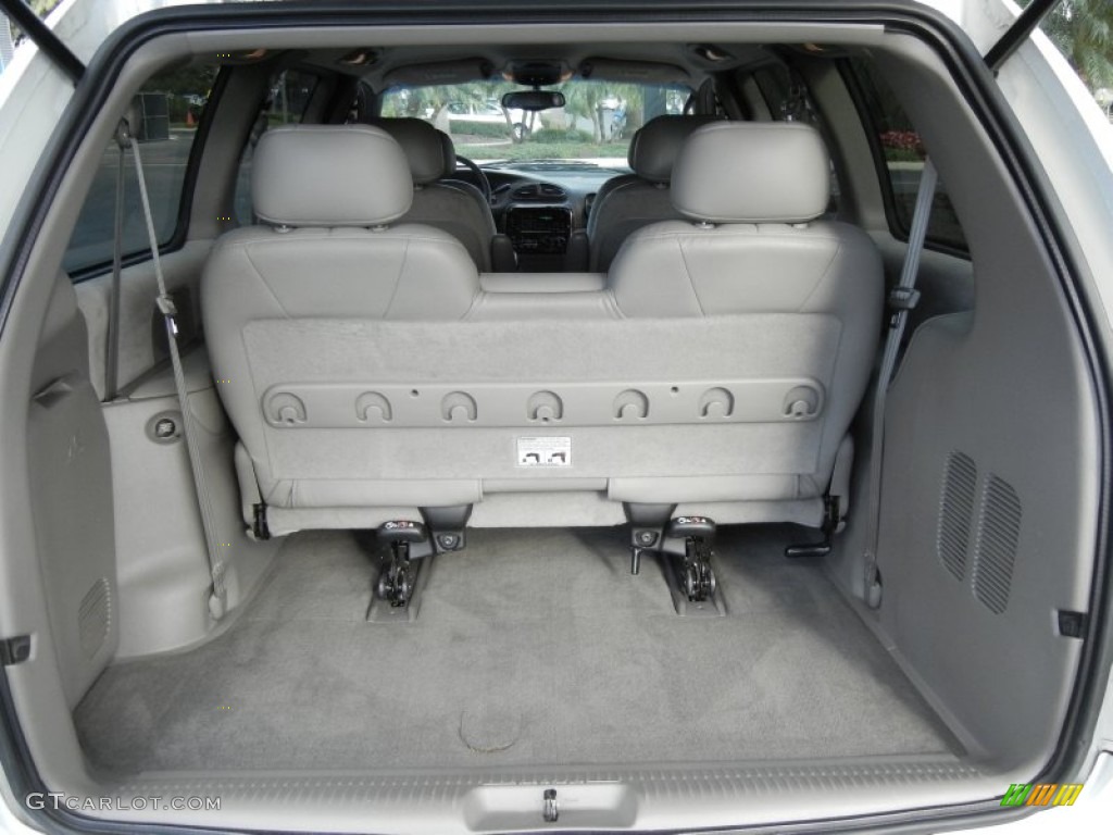 2000 Chrysler Town & Country Limited Trunk Photos