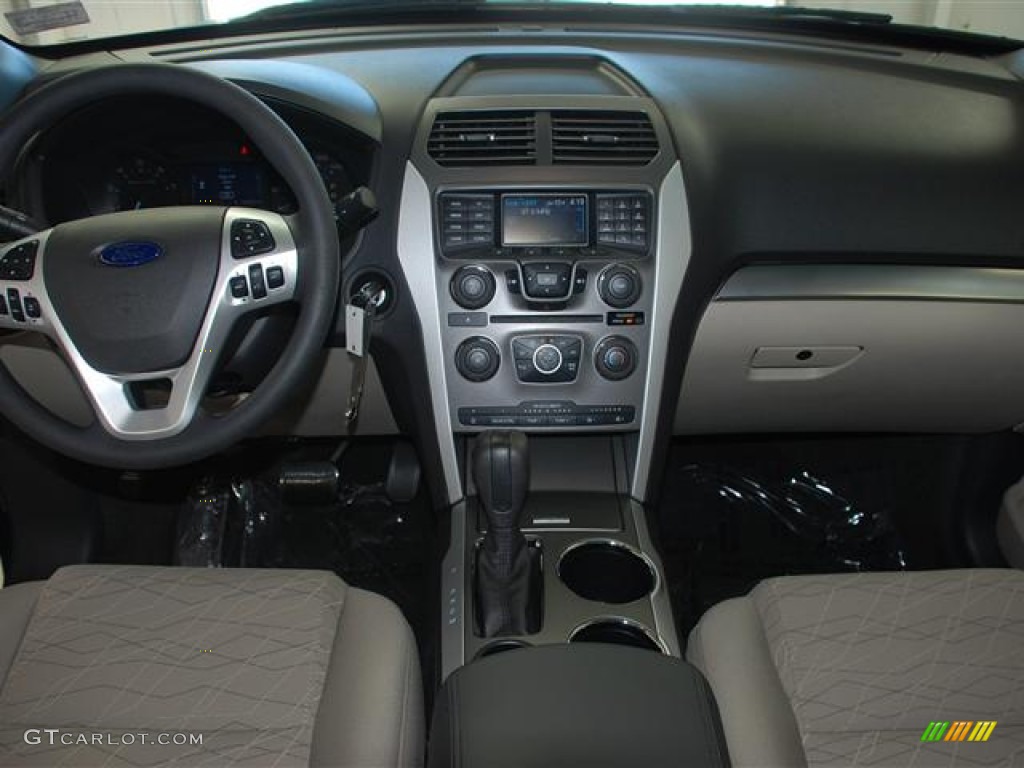 2012 Ford Explorer FWD Controls Photo #57419156
