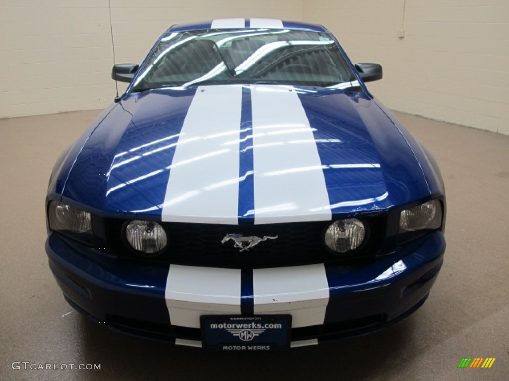 2005 Mustang GT Premium Coupe - Sonic Blue Metallic / Dark Charcoal photo #2