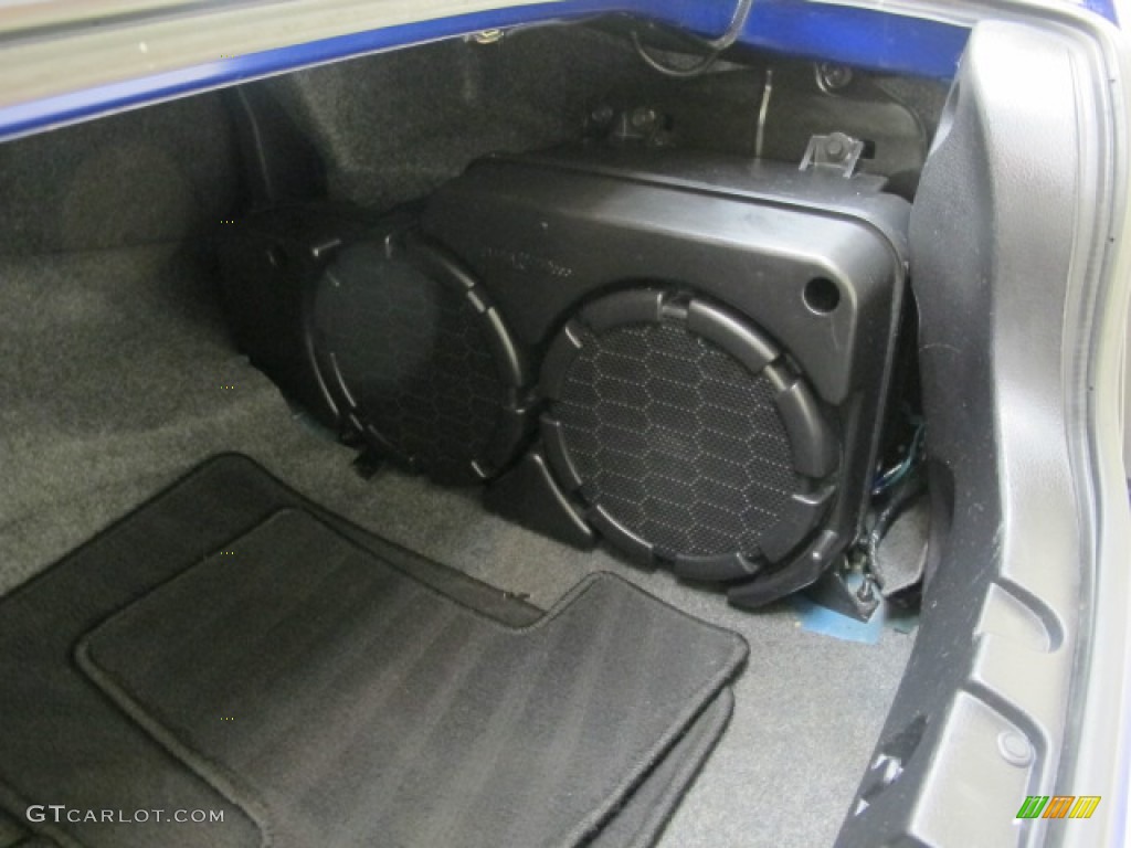 2005 Mustang GT Premium Coupe - Sonic Blue Metallic / Dark Charcoal photo #13