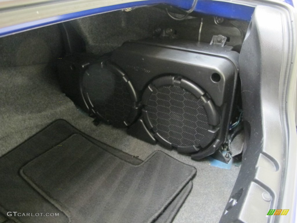 2005 Ford Mustang GT Premium Coupe Trunk Photo #57429266