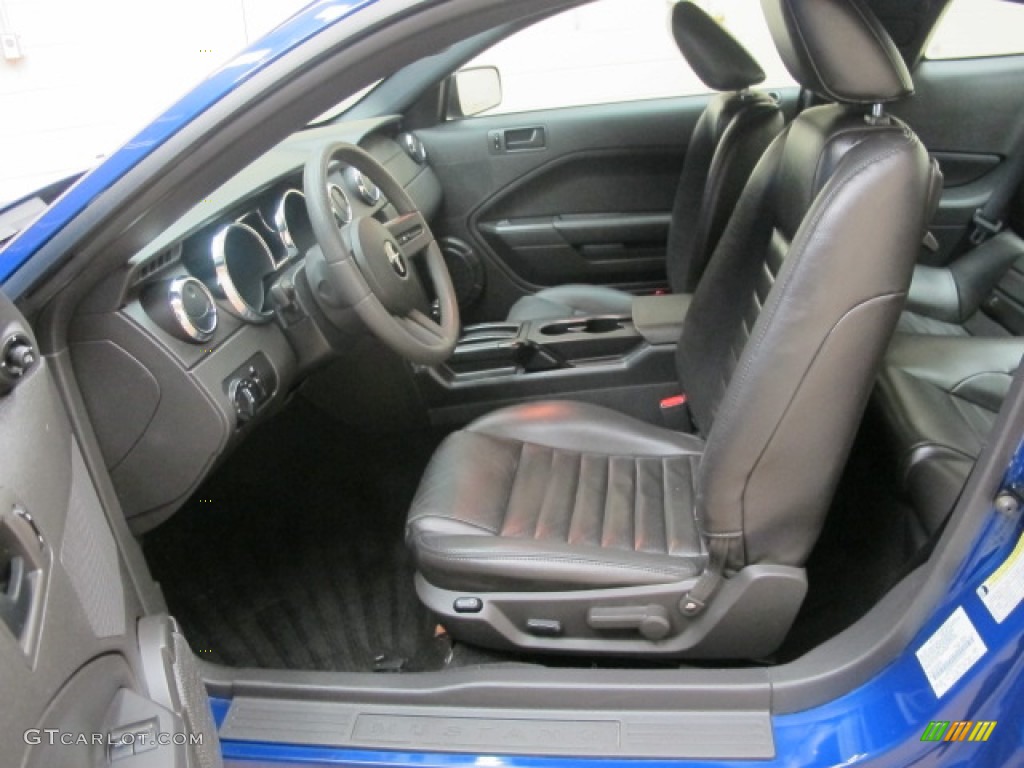 Dark Charcoal Interior 2005 Ford Mustang GT Premium Coupe Photo #57429321