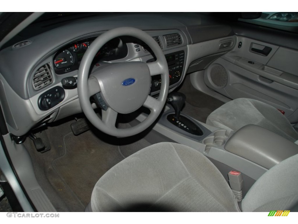 2004 Taurus SE Sedan - Silver Frost Metallic / Medium Graphite photo #8