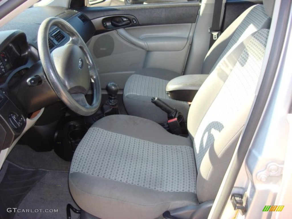 2006 Focus ZX4 SE Sedan - CD Silver Metallic / Dark Pebble/Light Pebble photo #7