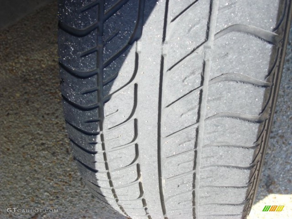 2006 Focus ZX4 SE Sedan - CD Silver Metallic / Dark Pebble/Light Pebble photo #16