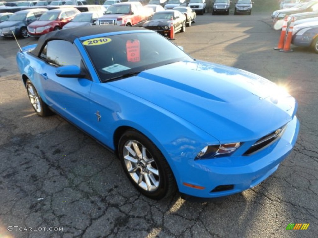 2010 Mustang V6 Premium Convertible - Grabber Blue / Charcoal Black photo #6