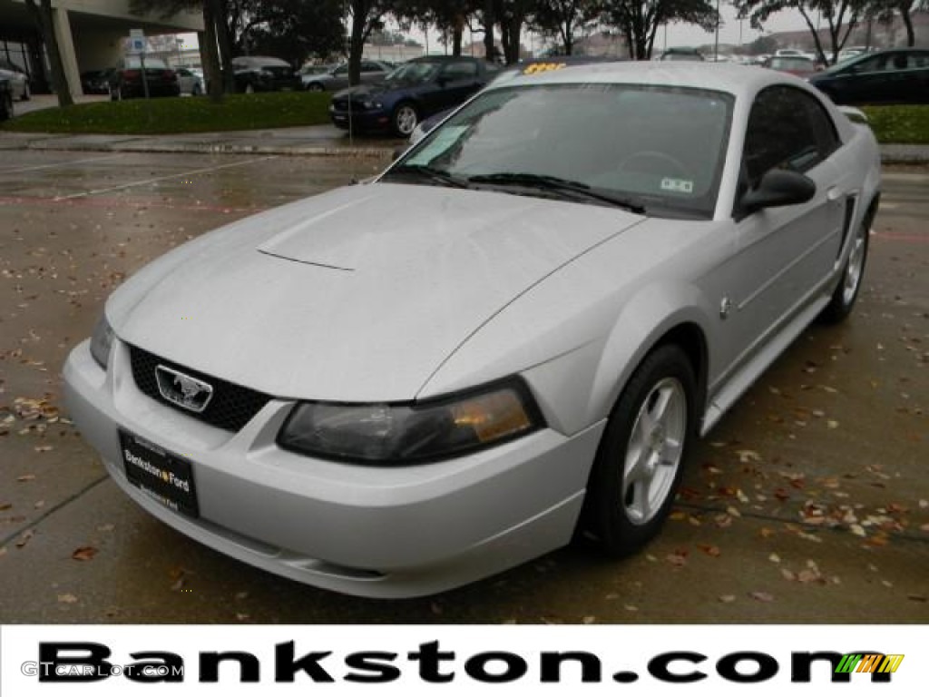 2004 Mustang V6 Coupe - Silver Metallic / Medium Graphite photo #1