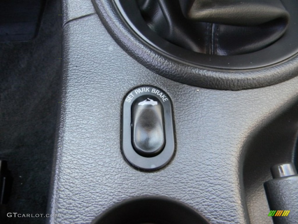 2004 Mustang GT Convertible - Black / Dark Charcoal photo #15