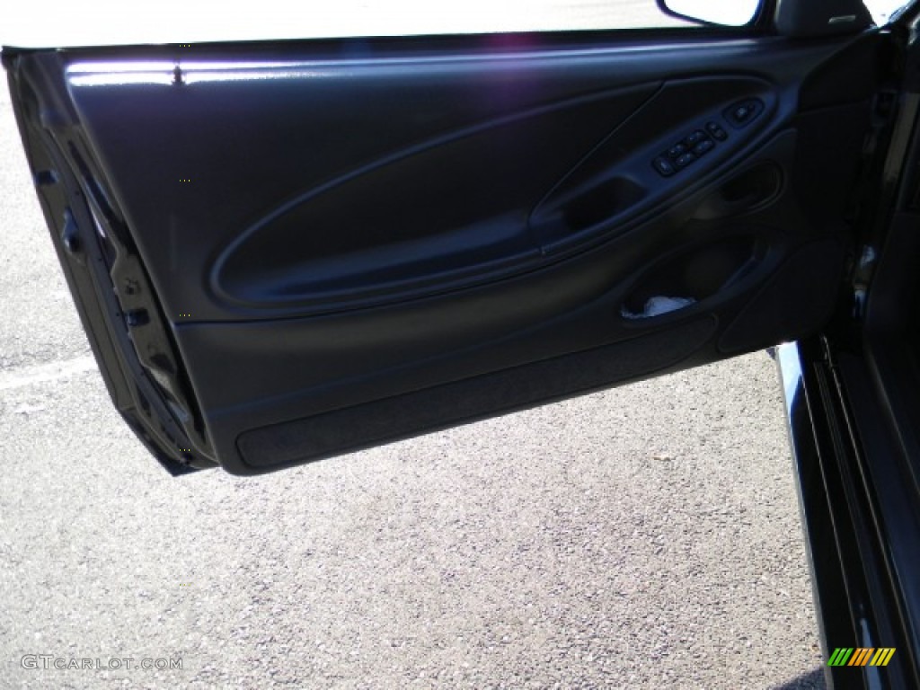 2004 Mustang GT Convertible - Black / Dark Charcoal photo #22