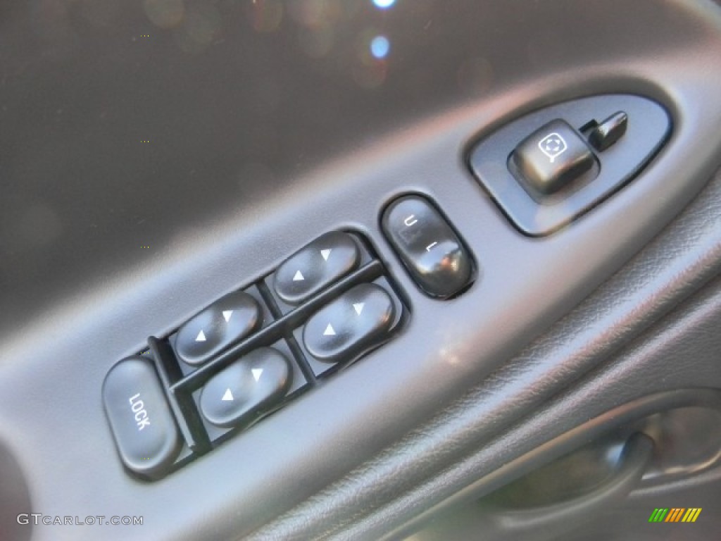 2004 Mustang GT Convertible - Black / Dark Charcoal photo #23