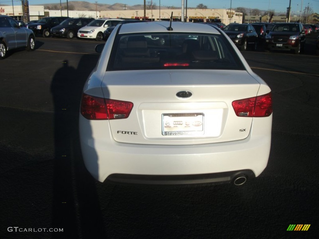 2012 Forte SX - Clear White / Stone photo #6
