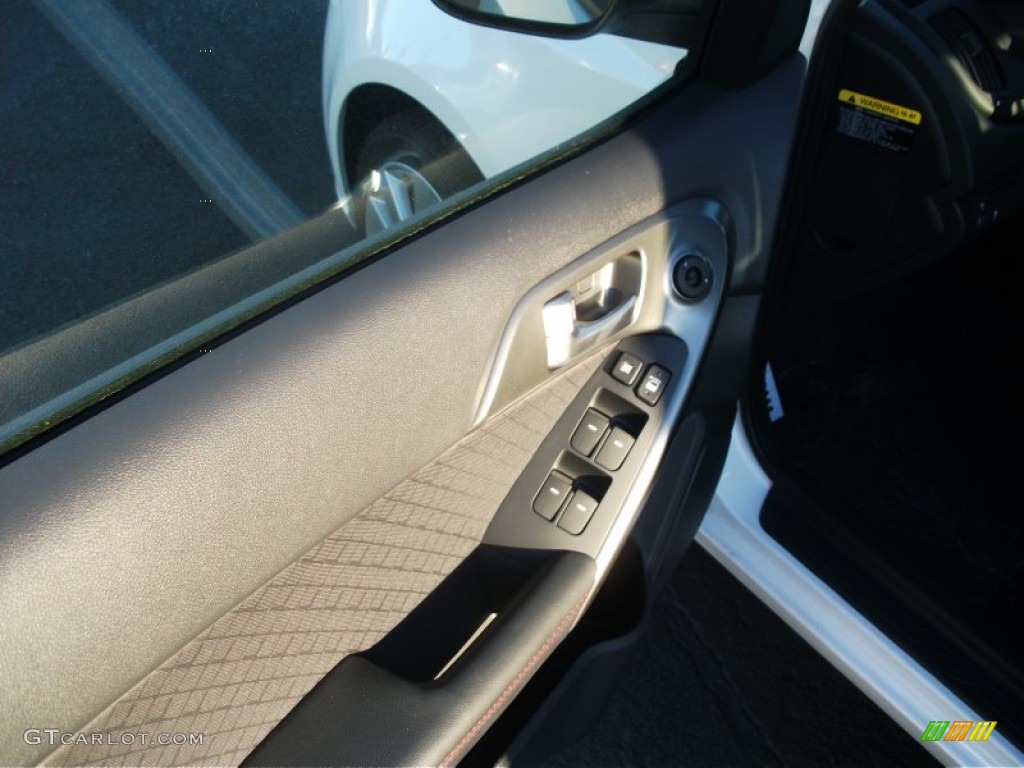 2012 Forte SX - Clear White / Stone photo #10