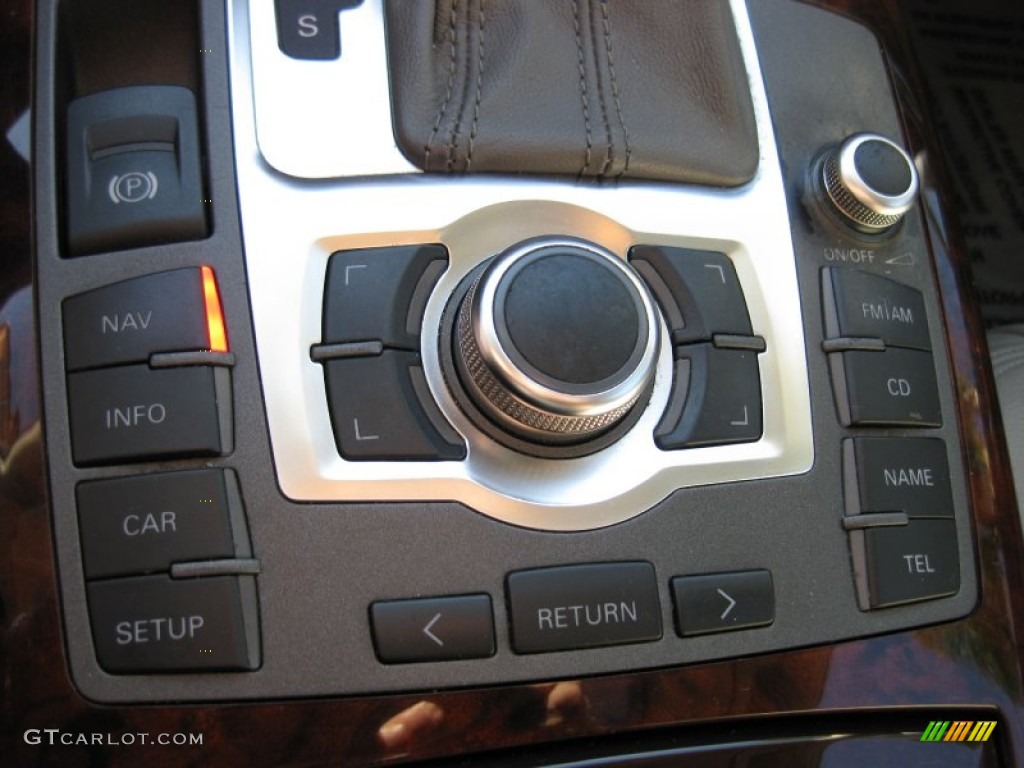 2006 Audi A6 4.2 quattro Sedan Controls Photo #57452335