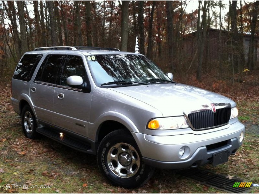 2000 Navigator 4x4 - Silver Metallic / Medium Graphite photo #1
