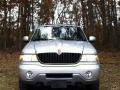2000 Silver Metallic Lincoln Navigator 4x4  photo #2