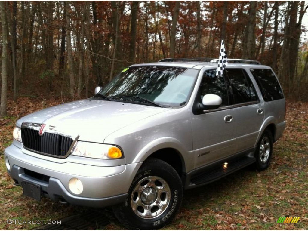 2000 Navigator 4x4 - Silver Metallic / Medium Graphite photo #3