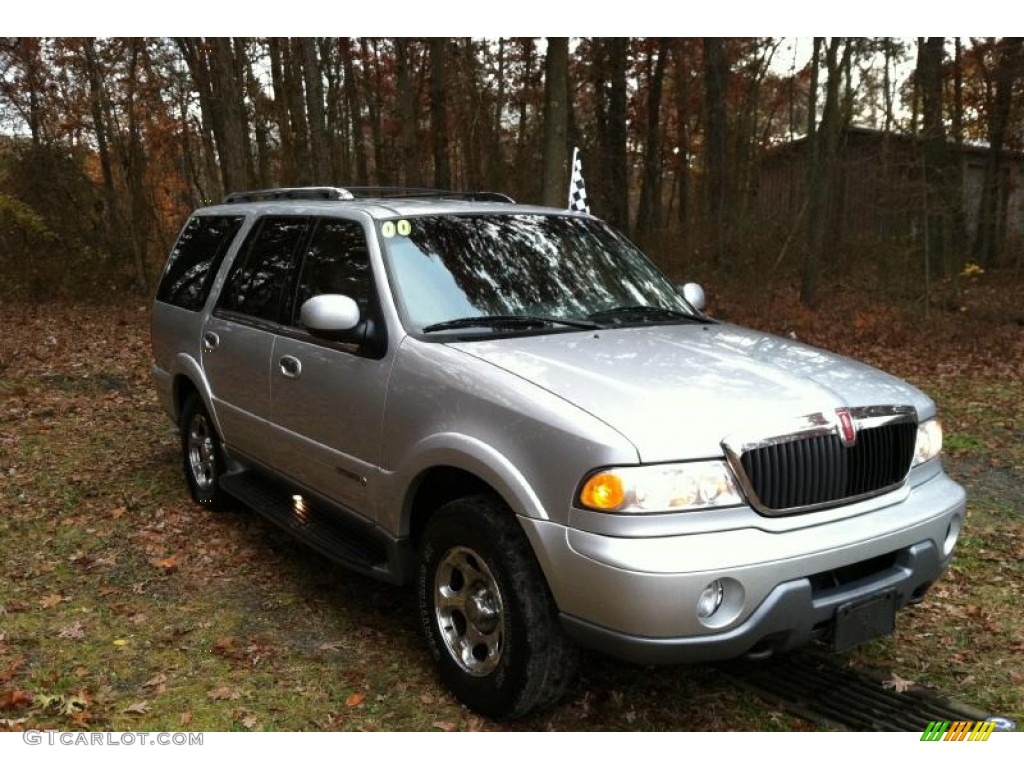 2000 Navigator 4x4 - Silver Metallic / Medium Graphite photo #9