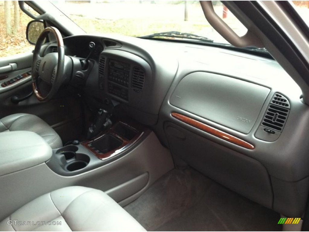 2000 Navigator 4x4 - Silver Metallic / Medium Graphite photo #21