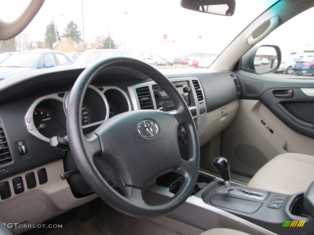 2004 4Runner SR5 4x4 - Dorado Gold Pearl / Taupe photo #6