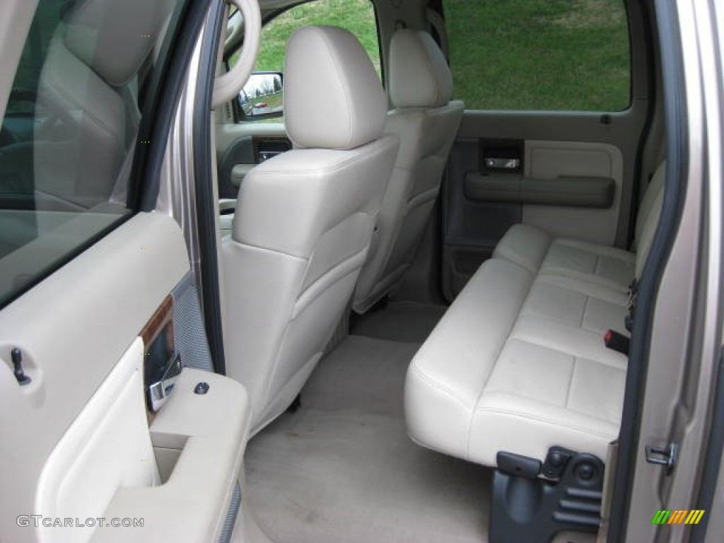 2004 F150 Lariat SuperCrew - Arizona Beige Metallic / Tan photo #17