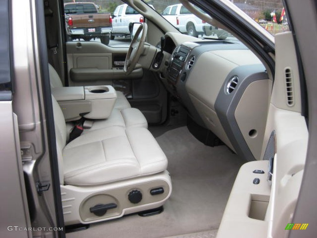 2004 F150 Lariat SuperCrew - Arizona Beige Metallic / Tan photo #21