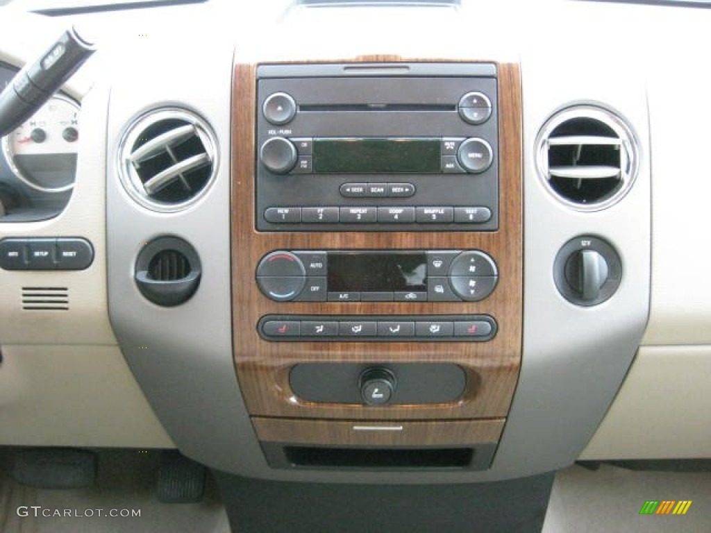 2004 F150 Lariat SuperCrew - Arizona Beige Metallic / Tan photo #28