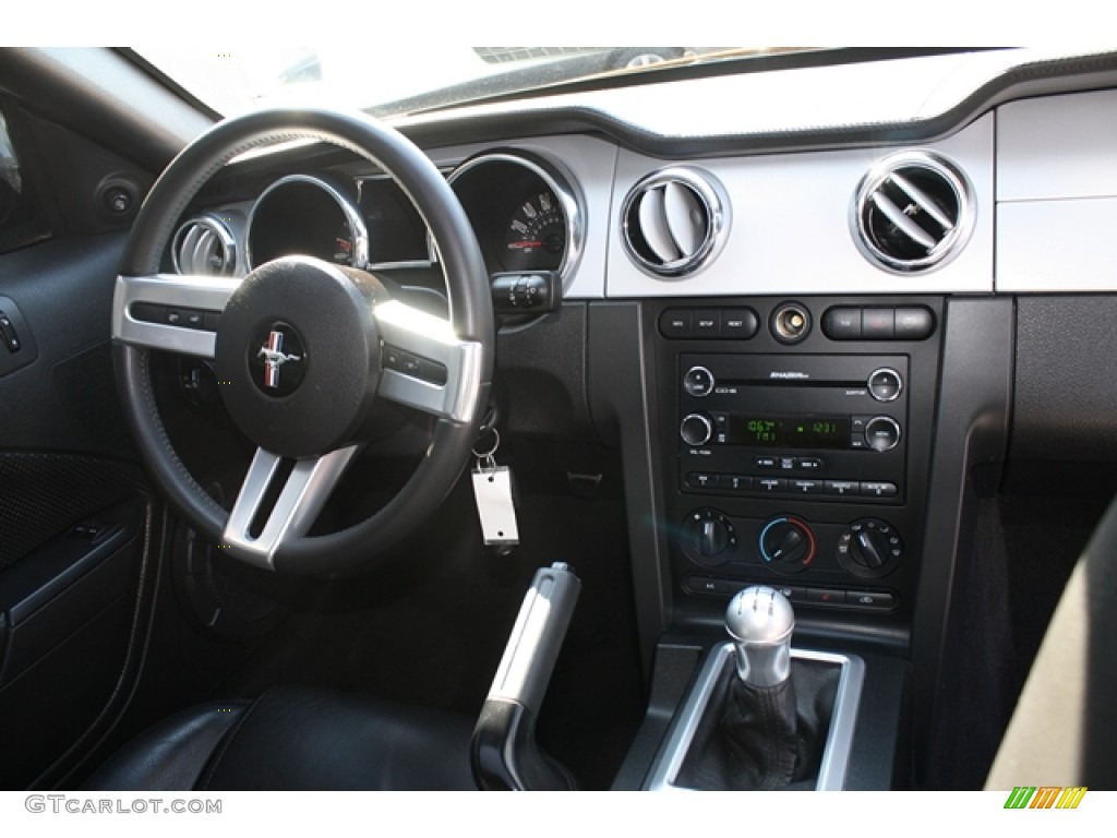 2009 Ford Mustang GT Premium Coupe Dark Charcoal Dashboard Photo #57474745
