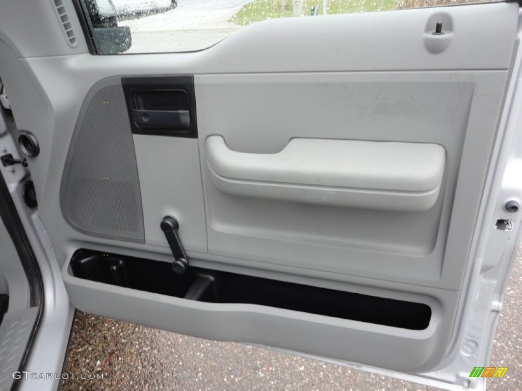 2005 F150 STX SuperCab - Silver Metallic / Medium Flint Grey photo #22