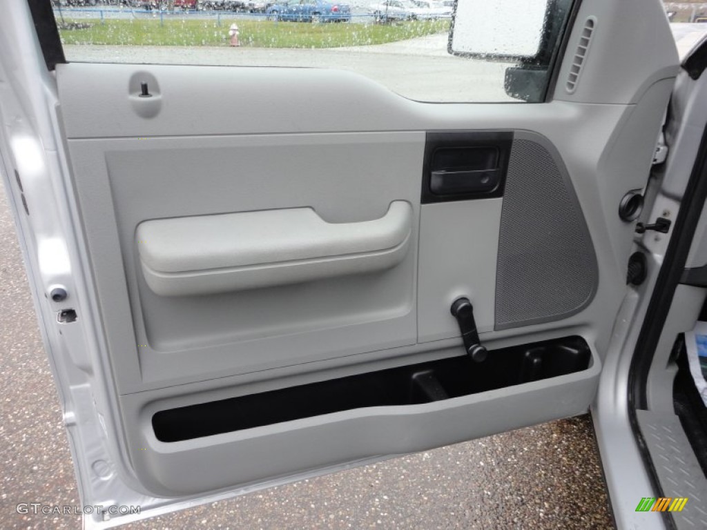 2005 F150 STX SuperCab - Silver Metallic / Medium Flint Grey photo #26