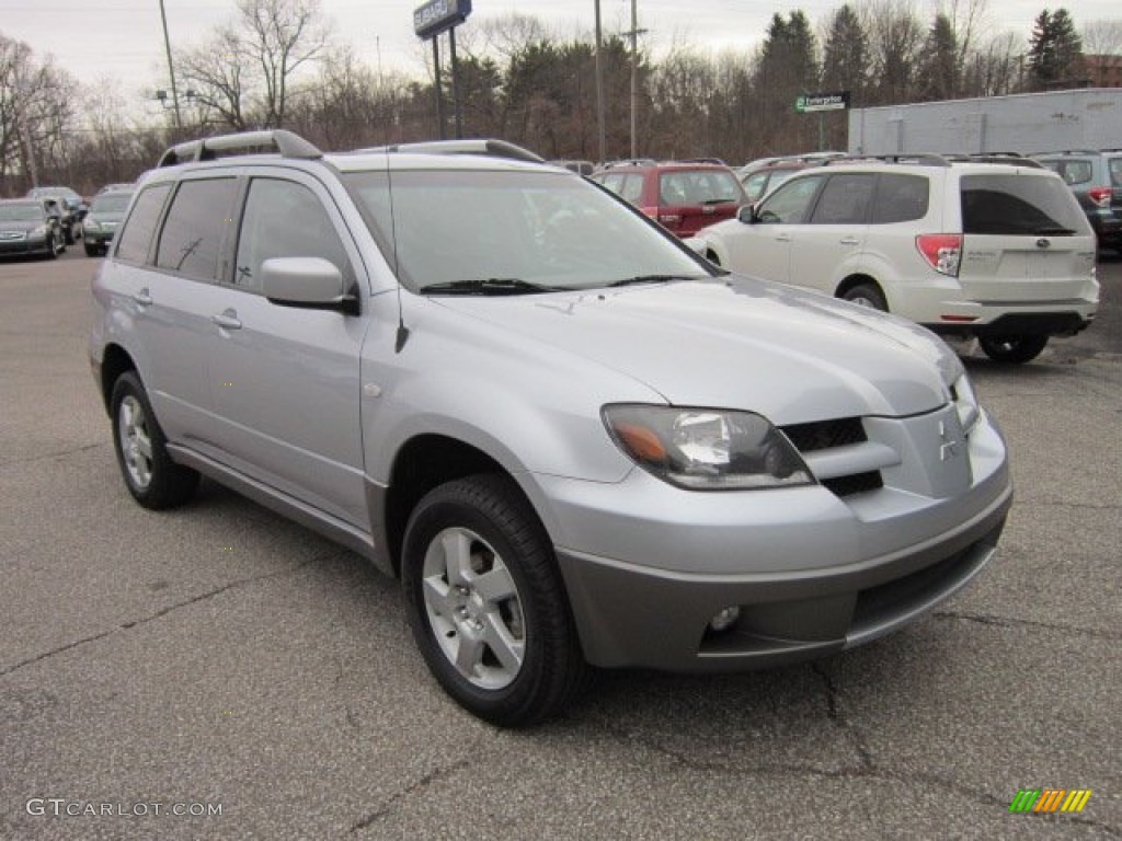 Cool Silver Metallic 2004 Mitsubishi Outlander XLS AWD Exterior Photo #57476707