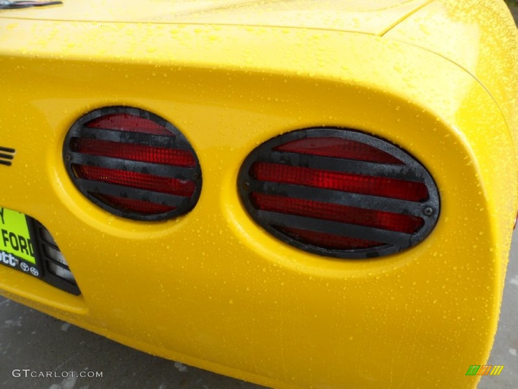2004 Corvette Coupe - Millenium Yellow / Black photo #19