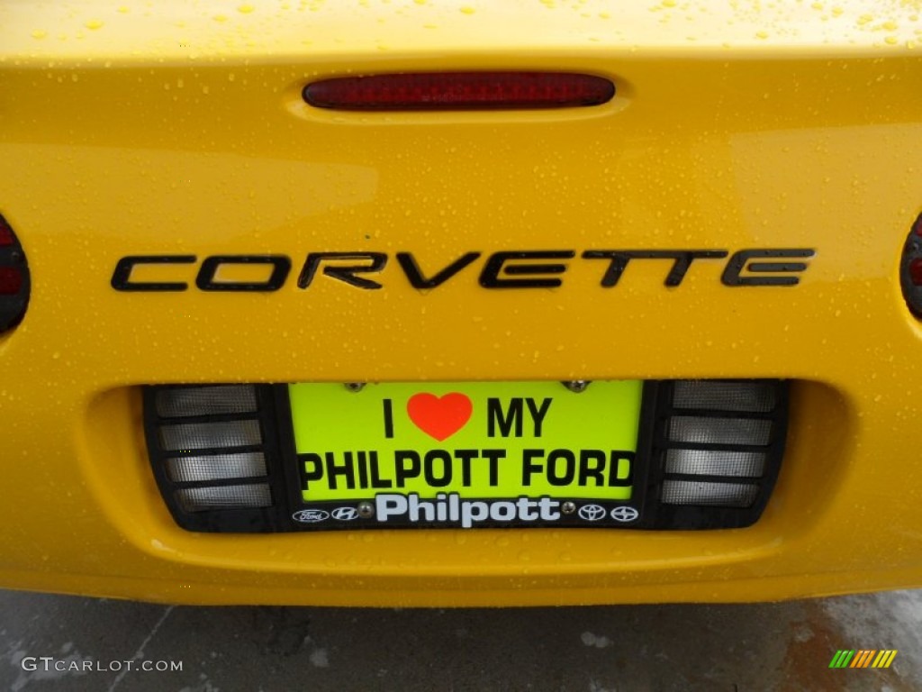 2004 Corvette Coupe - Millenium Yellow / Black photo #20