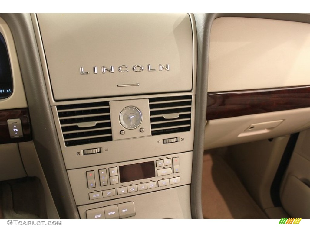 2004 Lincoln Aviator Luxury AWD Marks and Logos Photo #57480625