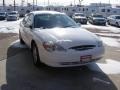 2002 Vibrant White Ford Taurus SES  photo #4