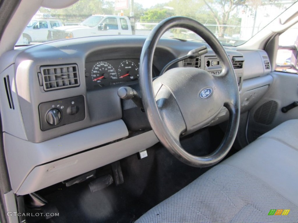 2004 Ford F350 Super Duty XL Regular Cab Medium Flint Dashboard Photo #57483211