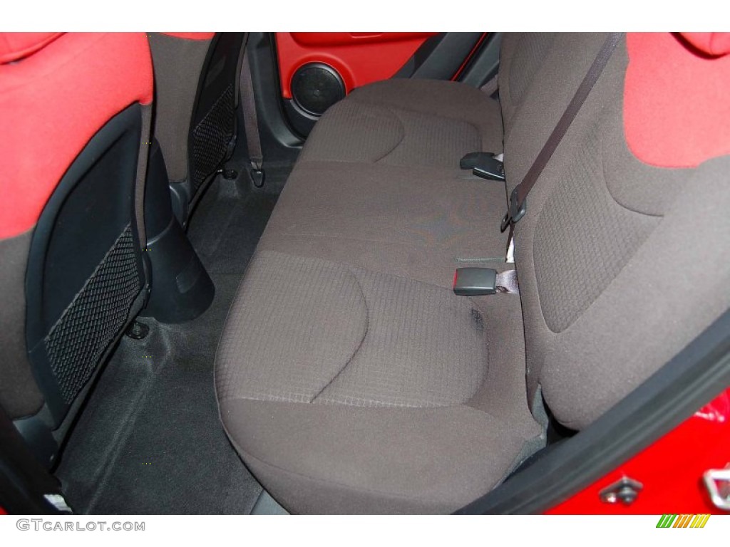 Red/Black Sport Cloth Interior 2010 Kia Soul Sport Photo #57488282