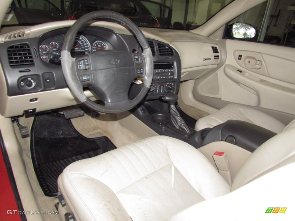 Neutral Beige Interior 2003 Chevrolet Monte Carlo SS Photo #57488588