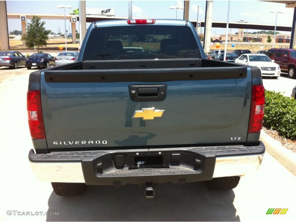 2009 Silverado 1500 LTZ Crew Cab 4x4 - Blue Granite Metallic / Ebony photo #4