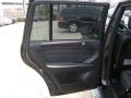 Black - GL 450 4Matic Photo No. 18