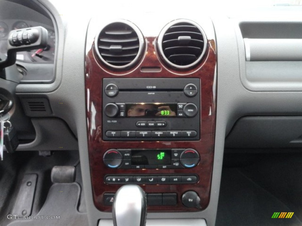 2007 Ford Freestyle SEL Controls Photo #57496639