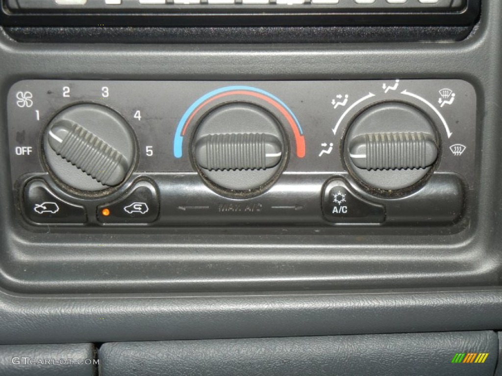 2002 GMC Sierra 1500 SL Extended Cab Controls Photos